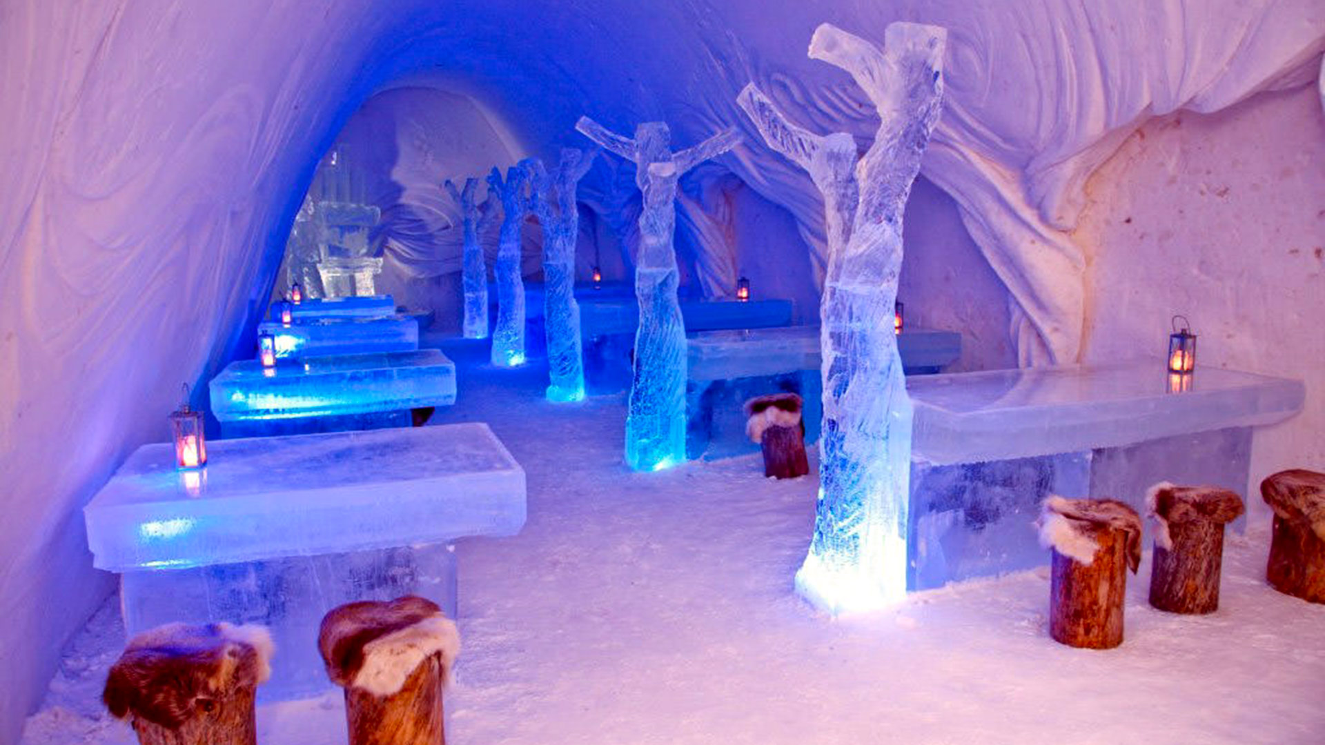 Sous la glace au restaurant Lumilinna Castle, Finlande